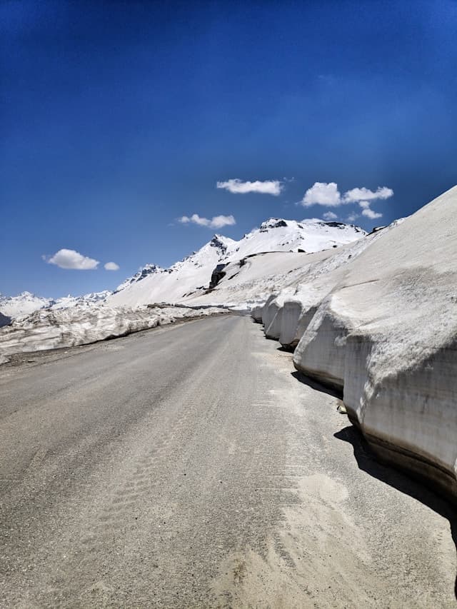 Rohtang Pass Snow Wall